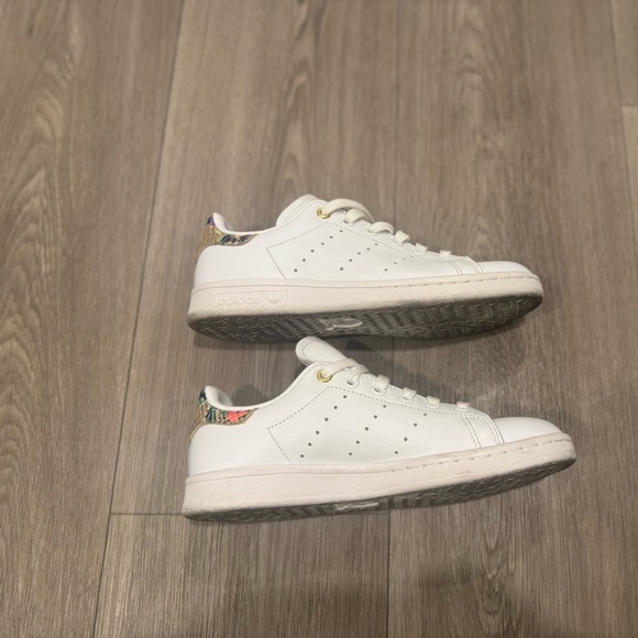 COPY - Adidas Women’s Stan Smith Floral Snake Skin Leather Sneaker. Size 6. Wor… - Picture 7 of 7